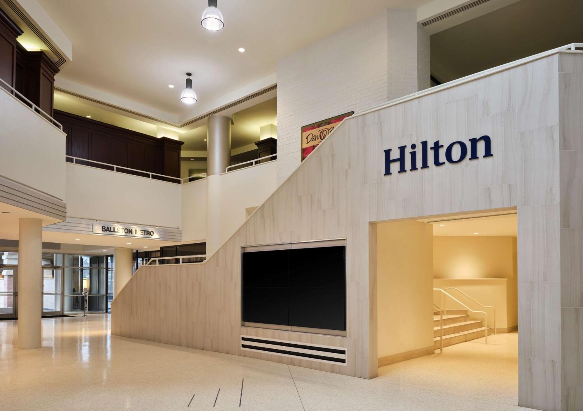 Hilton Arlington Hotel Екстериор снимка